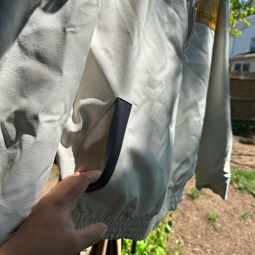 Urban Outfitters White and Yellow Jacket - Picture 5 of 7